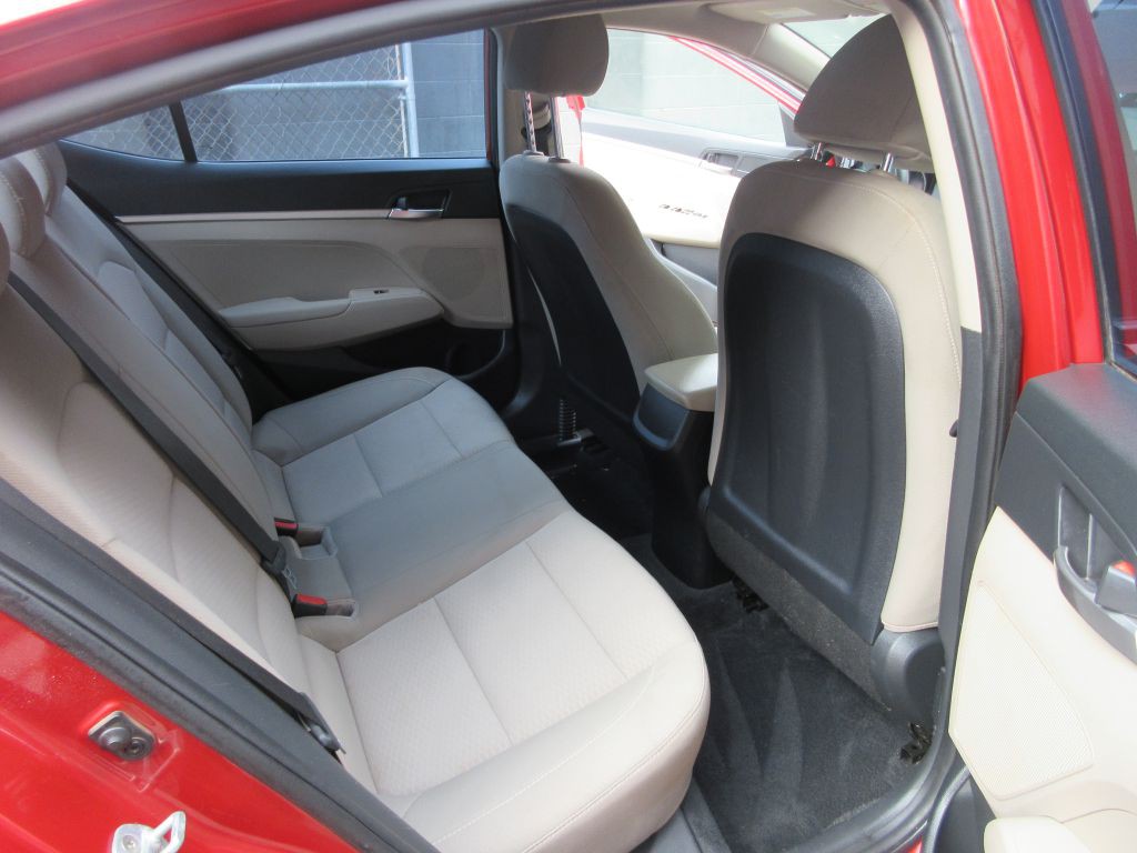 2019 Hyundai Elantra Image 12