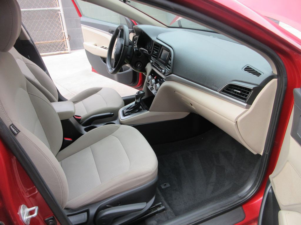 2019 Hyundai Elantra Image 13
