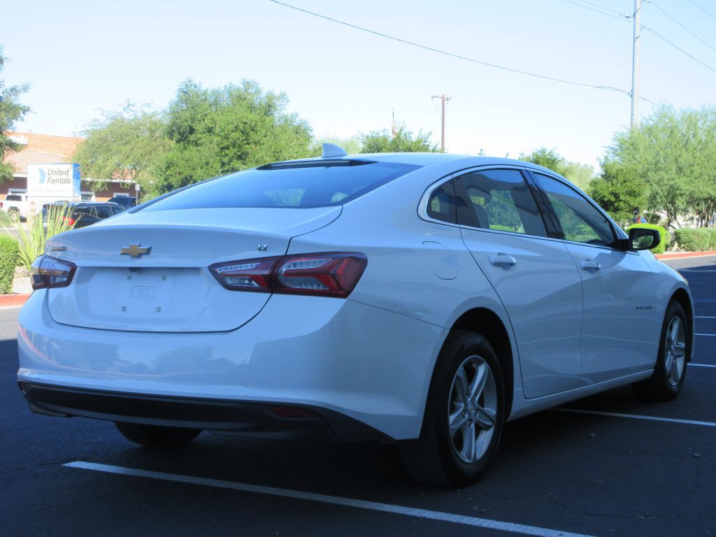 2022 Chevrolet Malibu Image 3