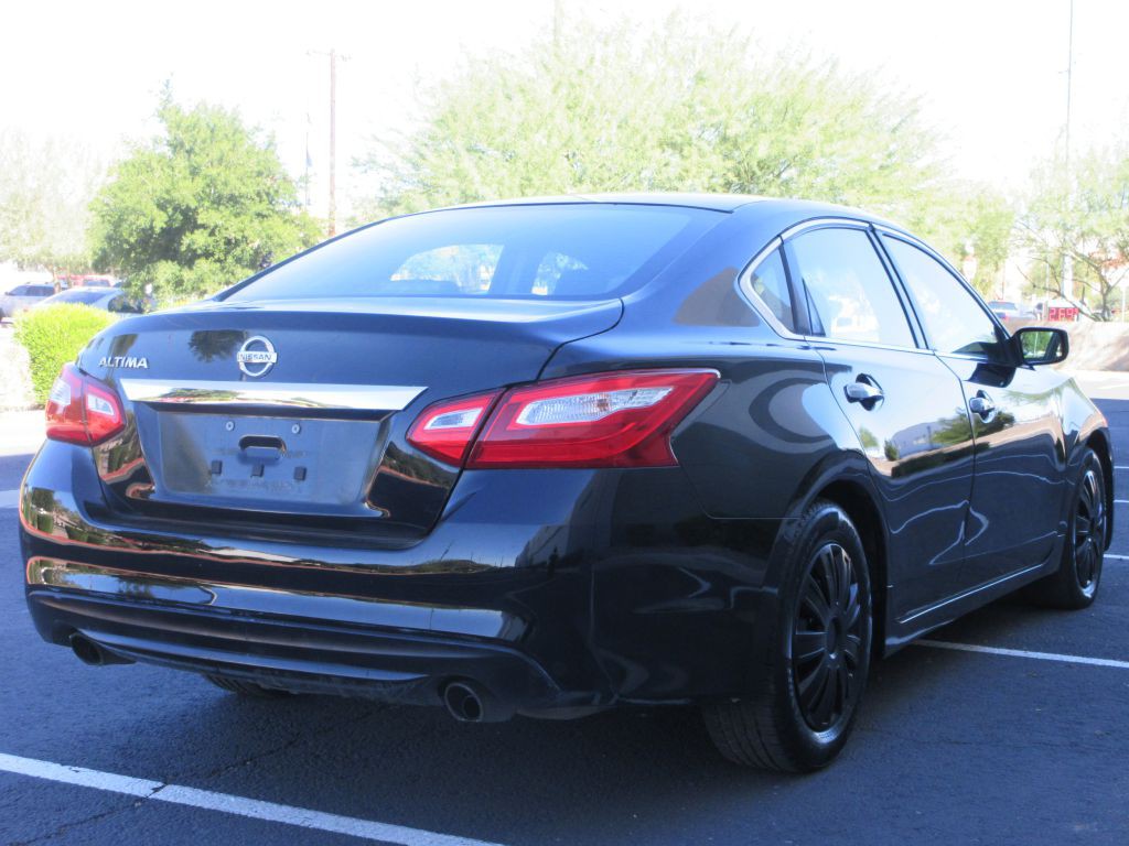 2017 Nissan Altima Image 3