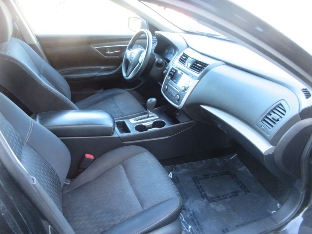 2017 Nissan Altima Image 13
