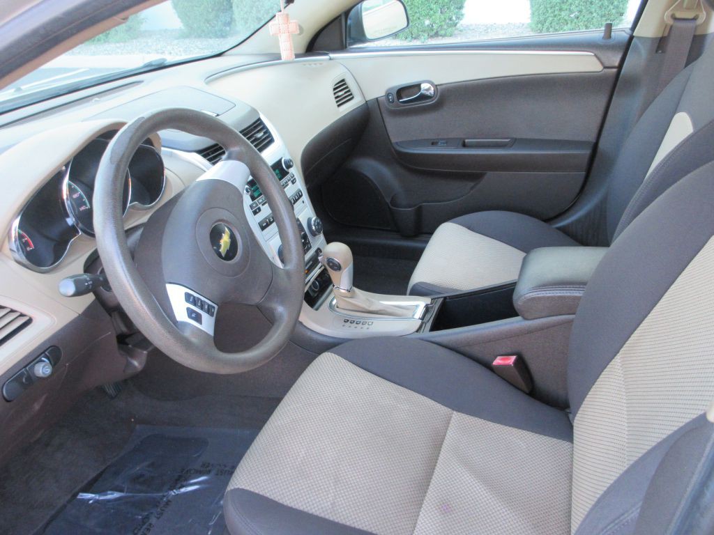 2012 Chevrolet Malibu Image 11