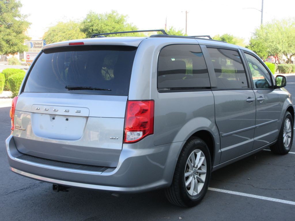 2016 Dodge Grand Caravan Image 3