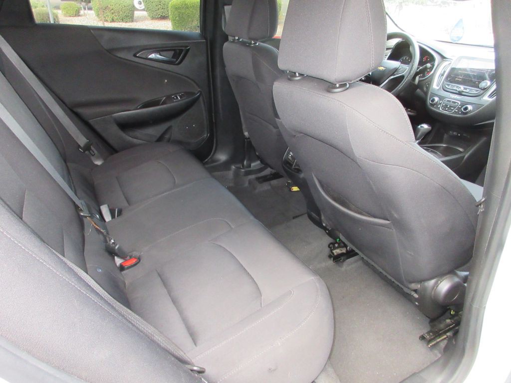 2020 Chevrolet Malibu Image 12