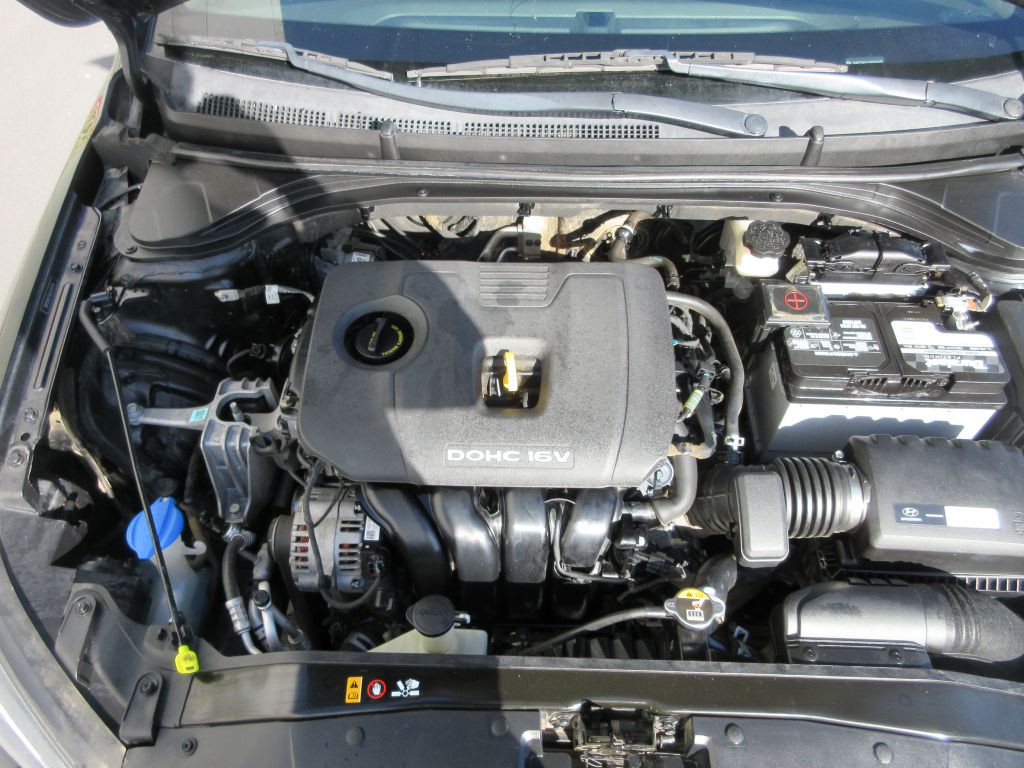 2018 Hyundai Elantra Image 9