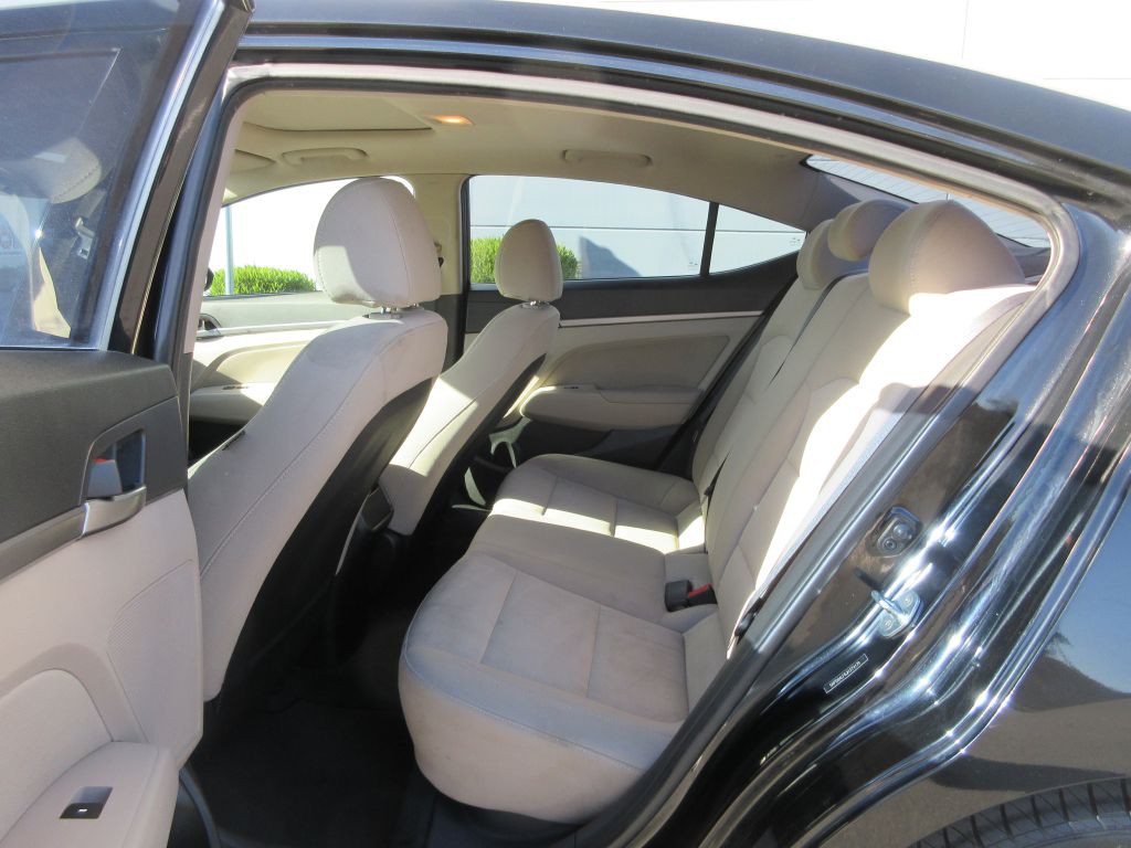 2018 Hyundai Elantra Image 13