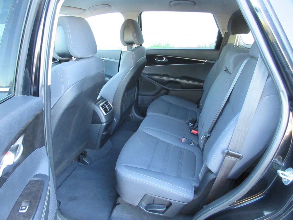 2016 Kia Sorento Image 10