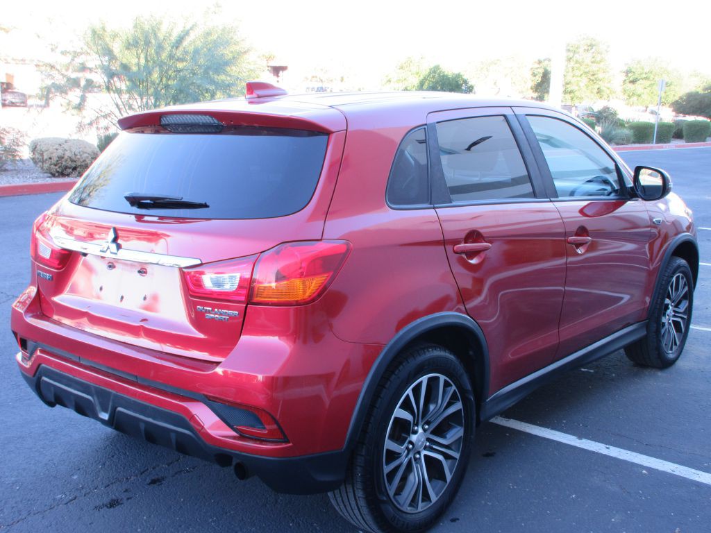 2018 Mitsubishi Outlander Image 3