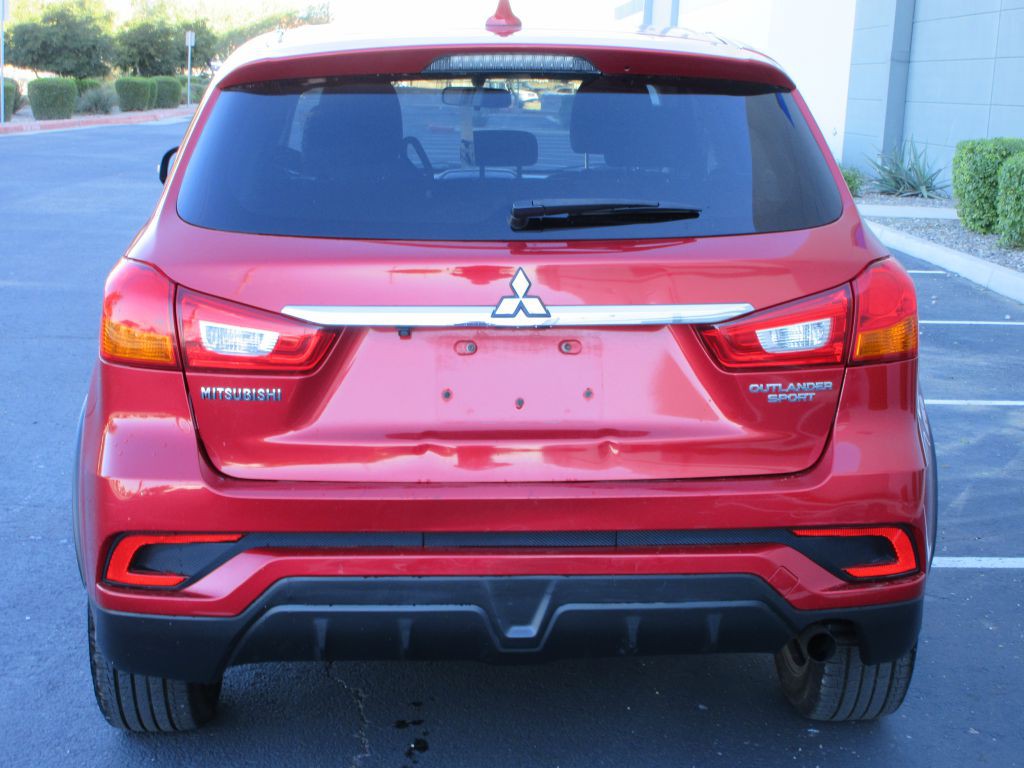 2018 Mitsubishi Outlander Image 4