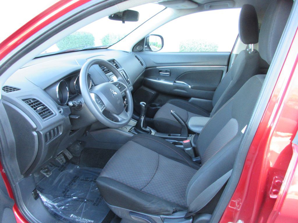 2018 Mitsubishi Outlander Image 9