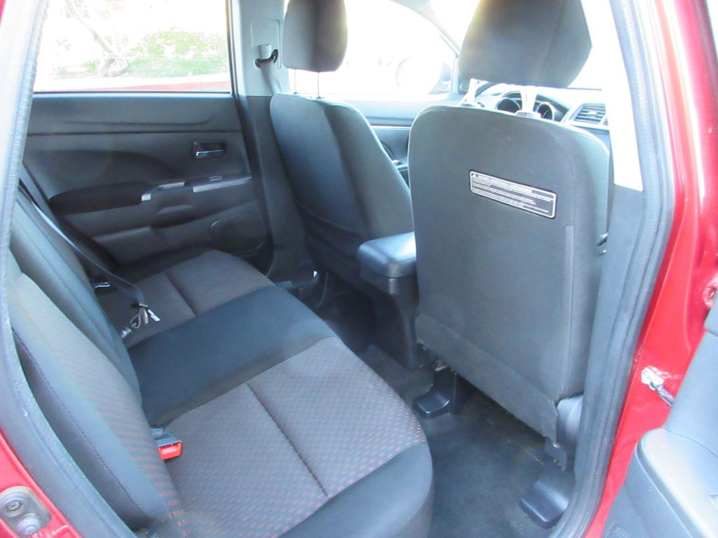 2018 Mitsubishi Outlander Image 12