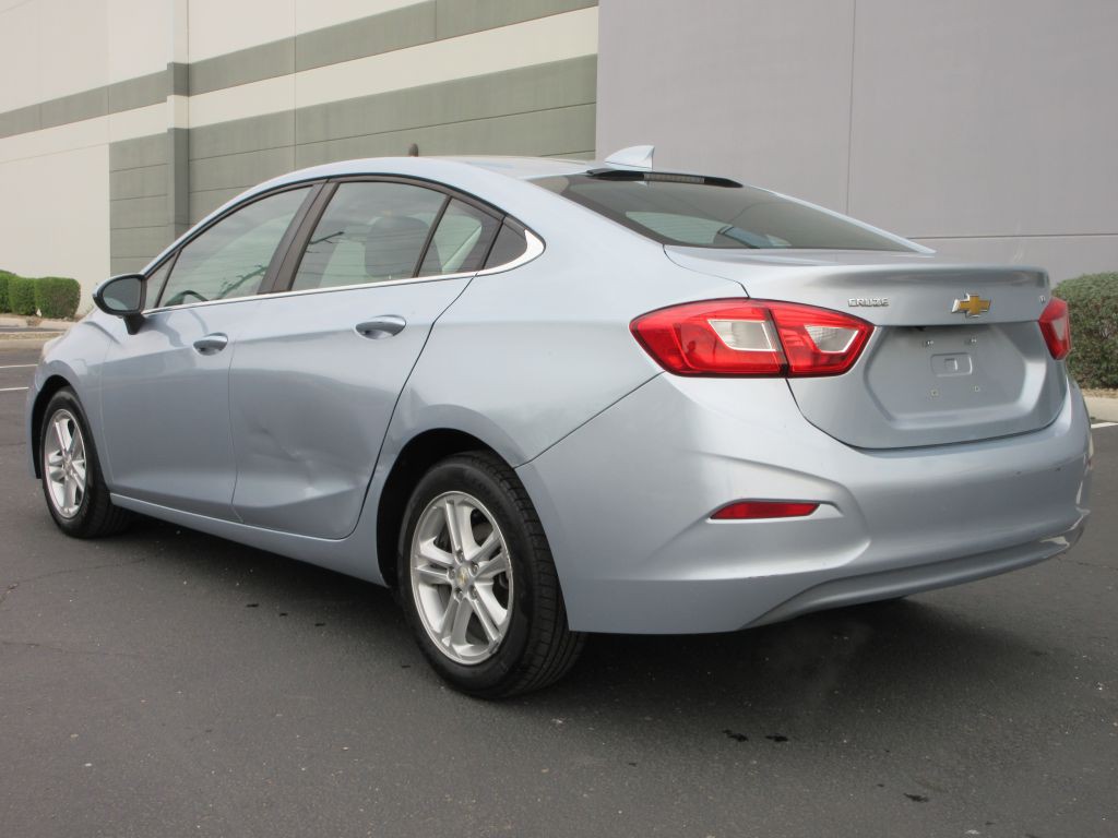 2018 Chevrolet Cruze Image 5