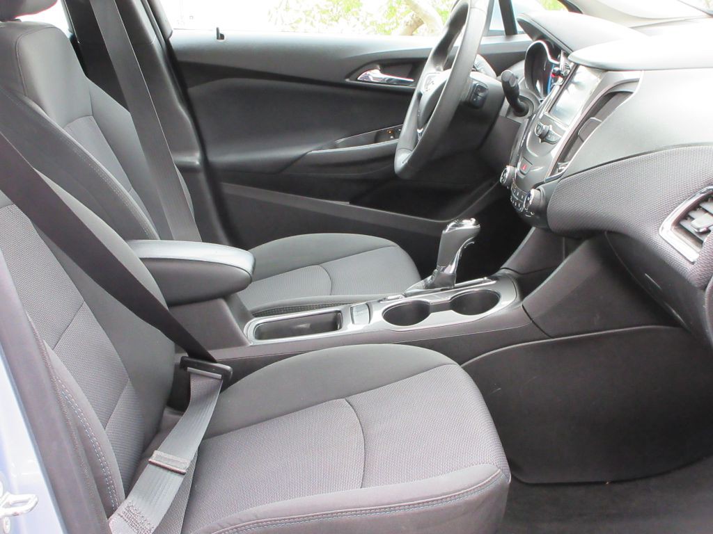 2018 Chevrolet Cruze Image 13