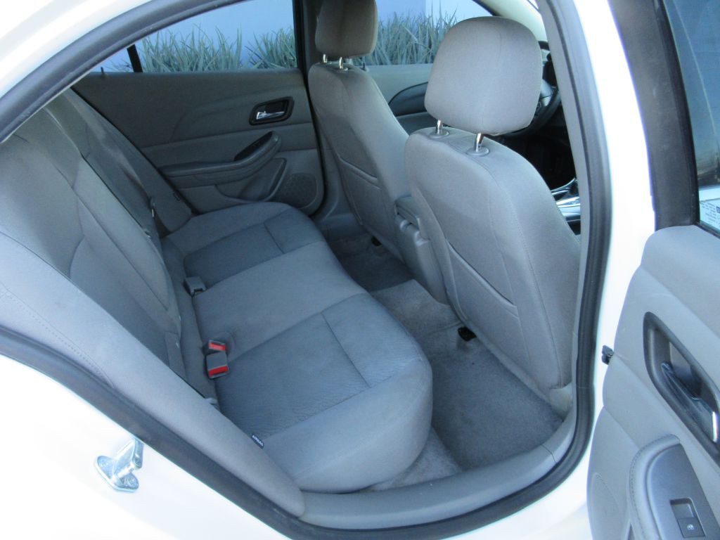 2013 Chevrolet Malibu Image 13