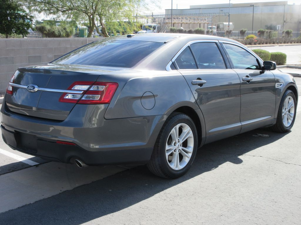 2018 Ford Taurus Image 3