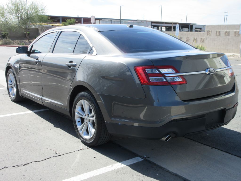 2018 Ford Taurus Image 5