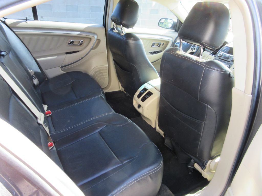 2018 Ford Taurus Image 12