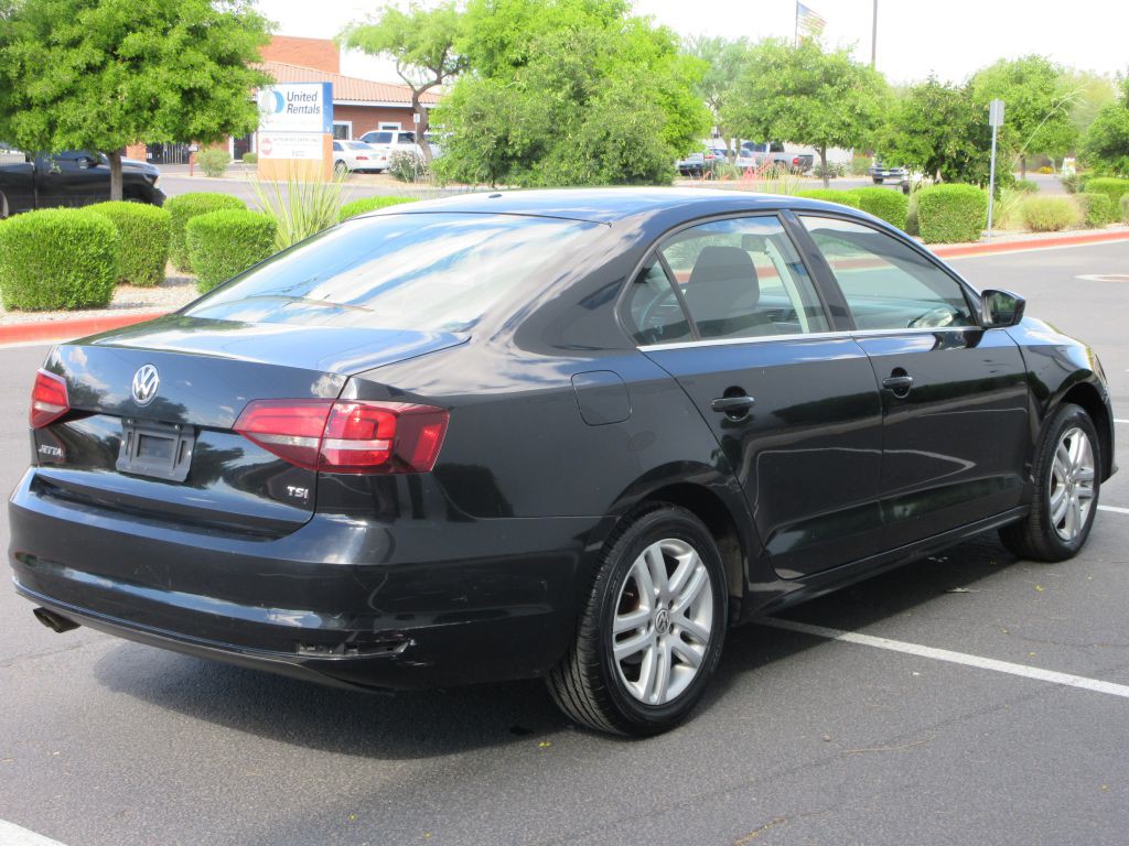 2017 Volkswagen Jetta Image 3