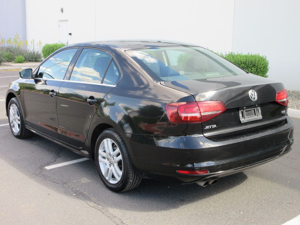 2017 Volkswagen Jetta Image 5