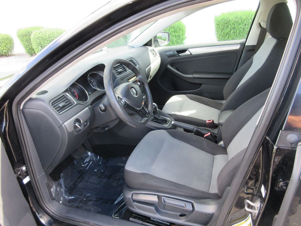 2017 Volkswagen Jetta Image 9