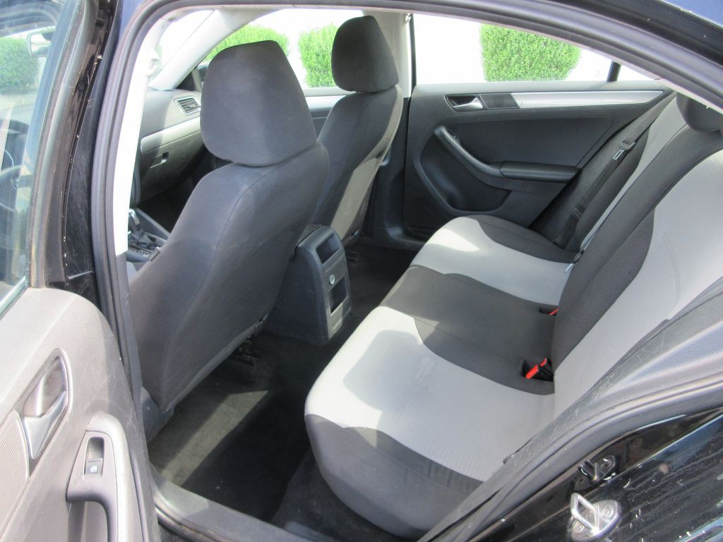 2017 Volkswagen Jetta Image 10