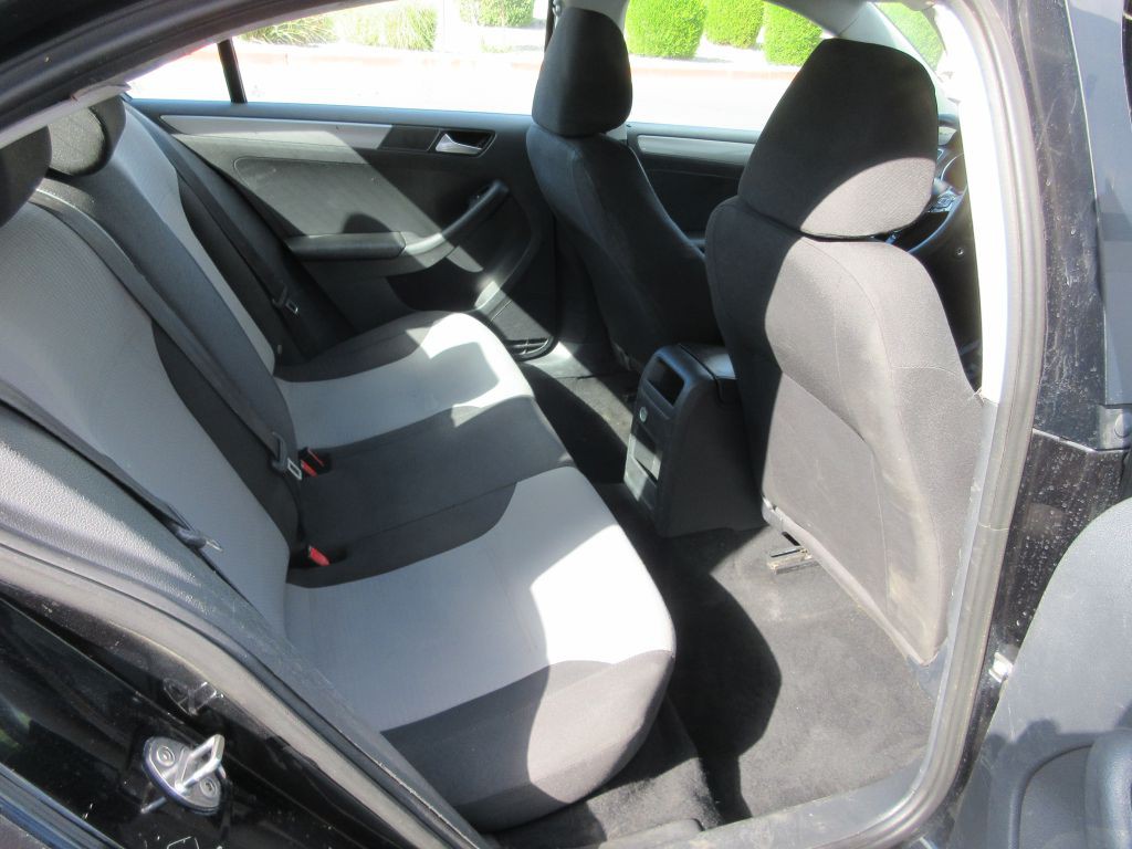 2017 Volkswagen Jetta Image 12