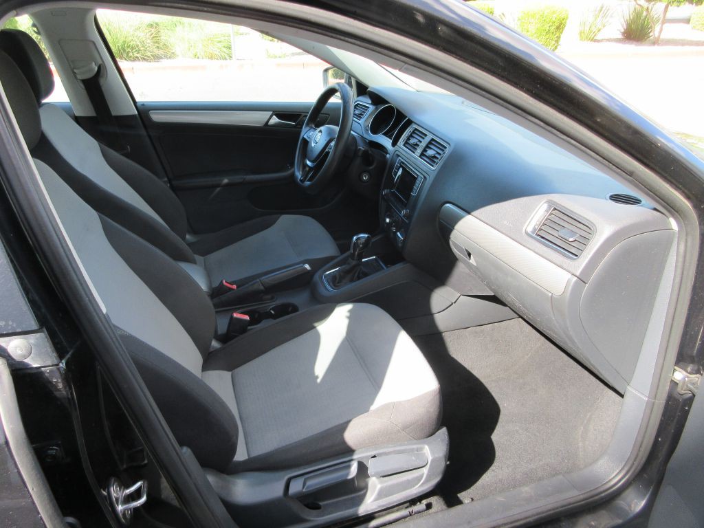 2017 Volkswagen Jetta Image 13