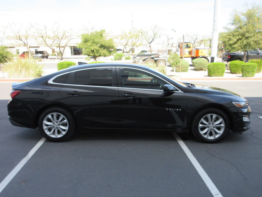 2019 Chevrolet Malibu Image 2