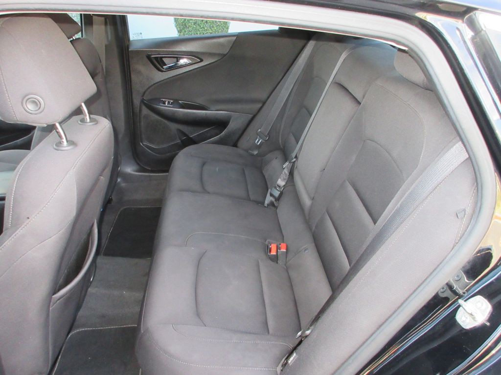 2019 Chevrolet Malibu Image 10