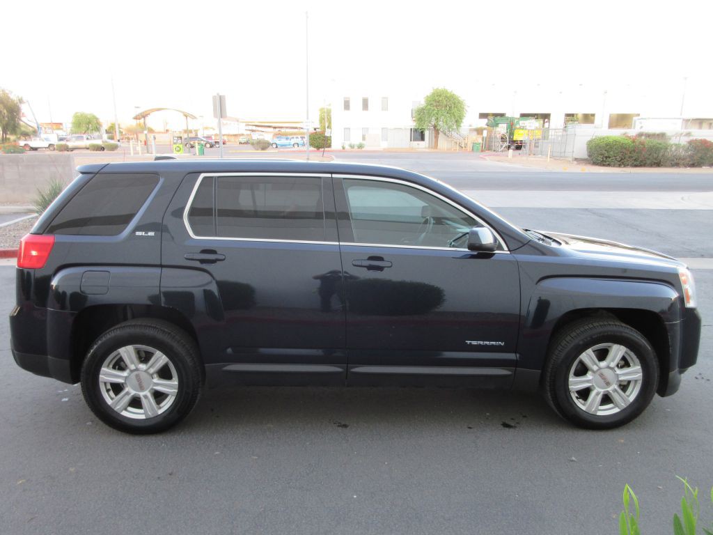 2015 GMC Terrain Image 2