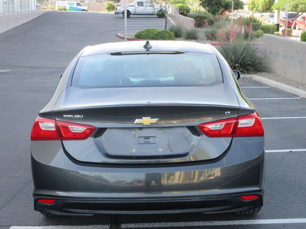2017 Chevrolet Malibu Image 4