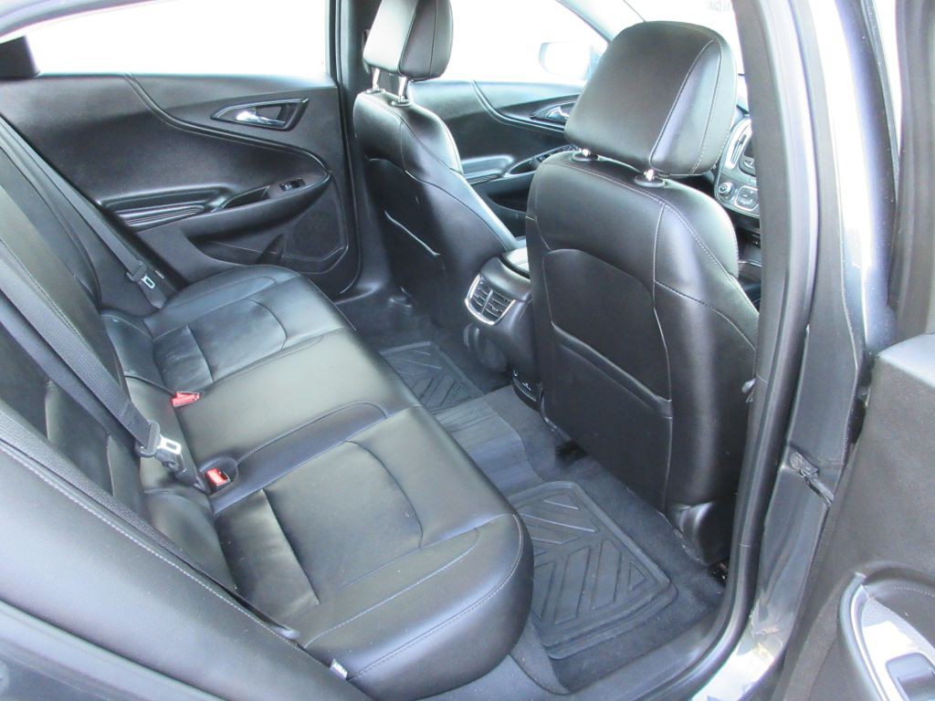 2017 Chevrolet Malibu Image 12