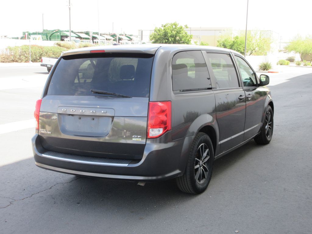 2018 Dodge Grand Caravan Image 2