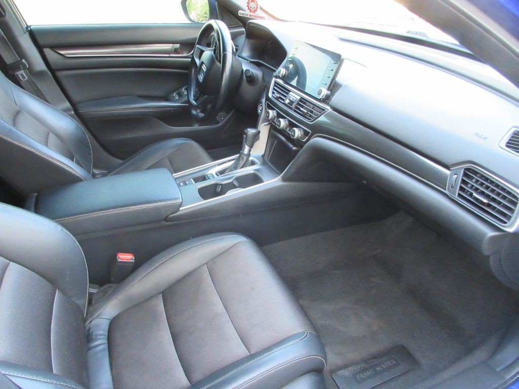 2018 Honda Accord Image 11