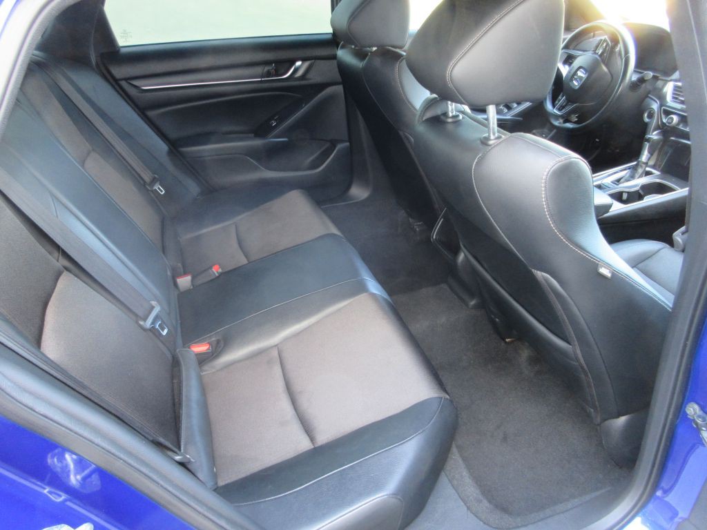 2018 Honda Accord Image 12