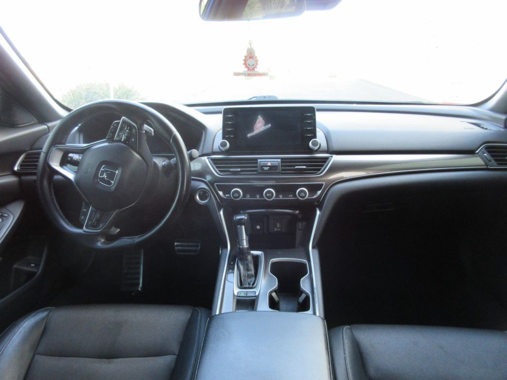 2018 Honda Accord Image 13