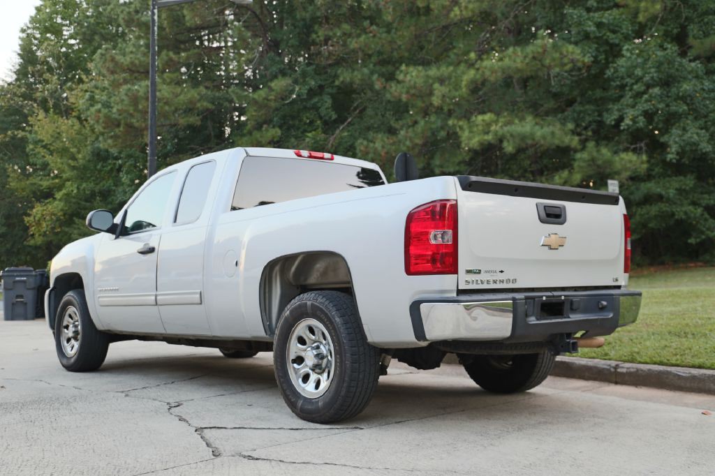 2011 Chevrolet Silverado 1500 Image 3