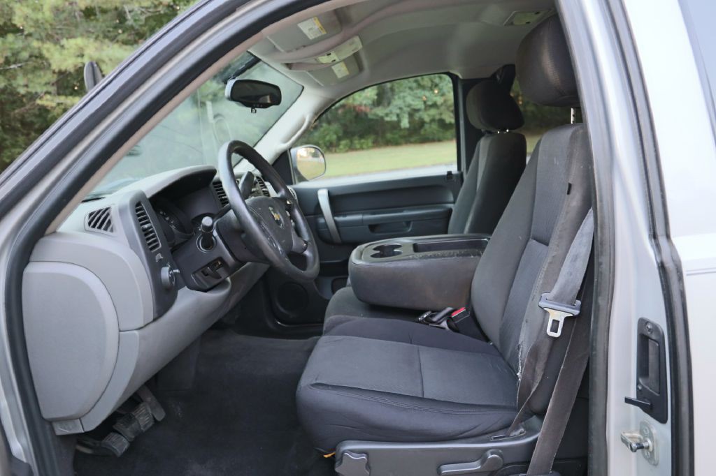 2011 Chevrolet Silverado 1500 Image 9
