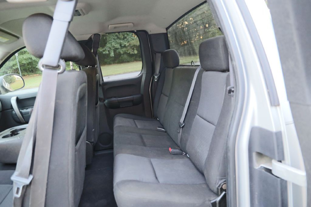 2011 Chevrolet Silverado 1500 Image 12