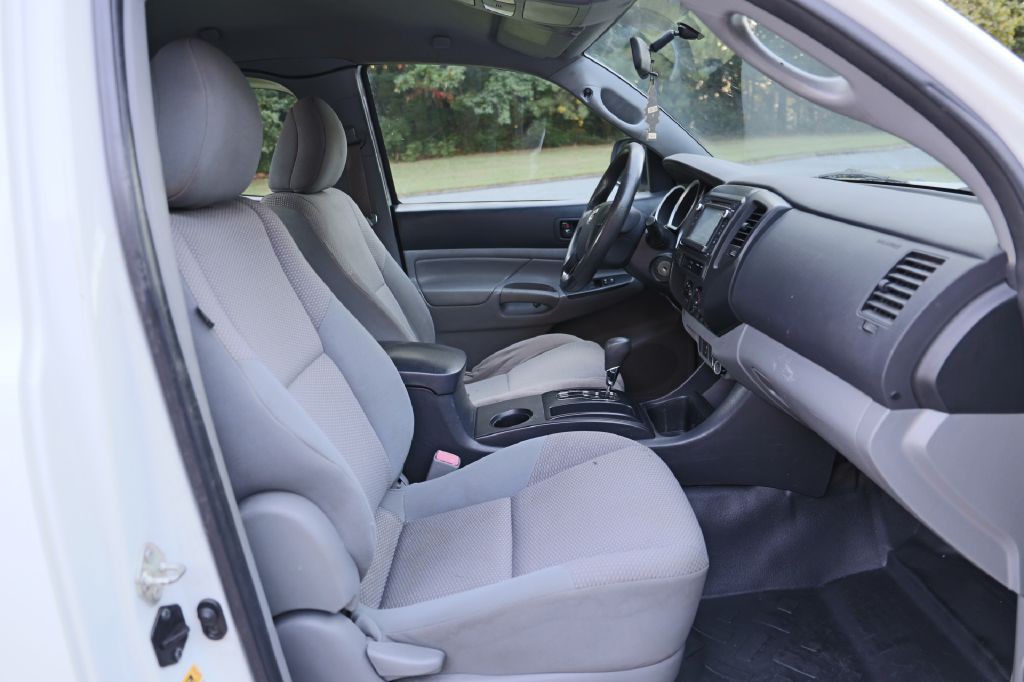 2014 Toyota Tacoma Image 15