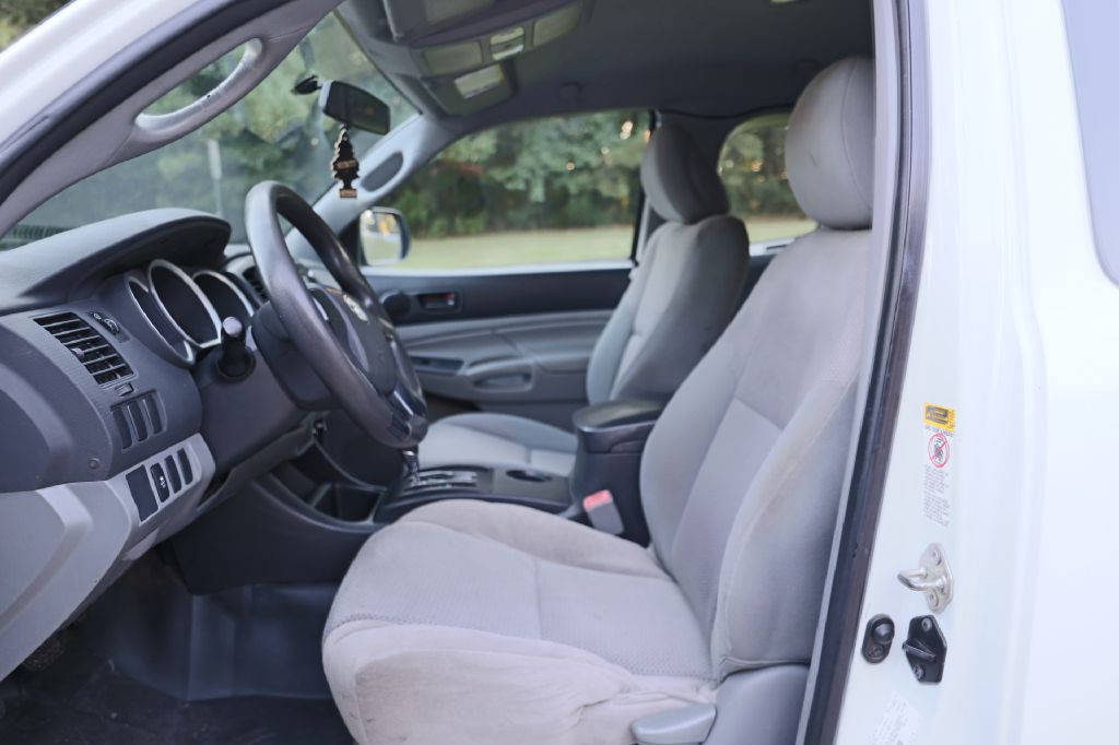 2014 Toyota Tacoma Image 10