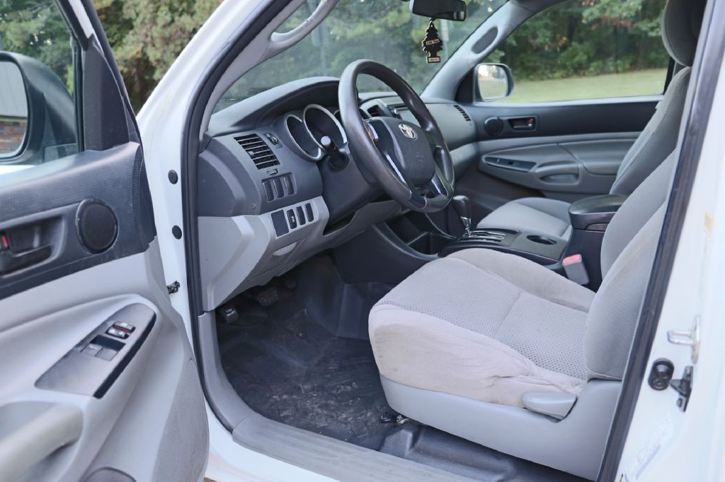 2014 Toyota Tacoma Image 11