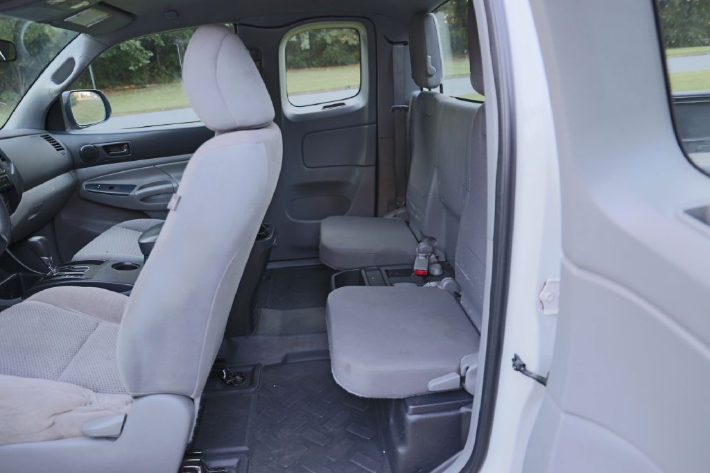 2014 Toyota Tacoma Image 13