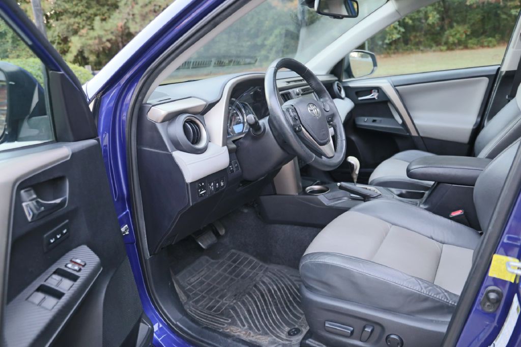 2015 Toyota Rav4 Image 11