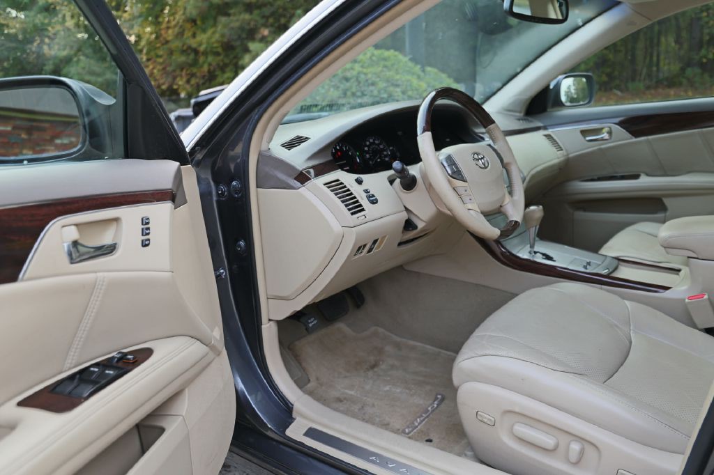 2008 Toyota Avalon Image 12