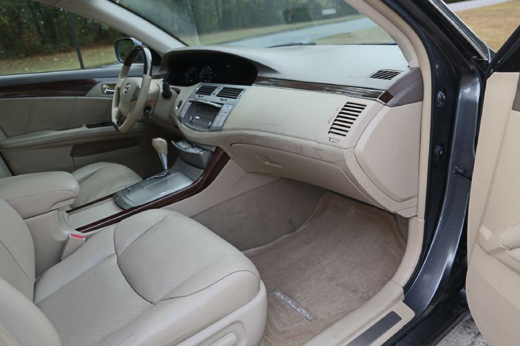 2008 Toyota Avalon Image 18
