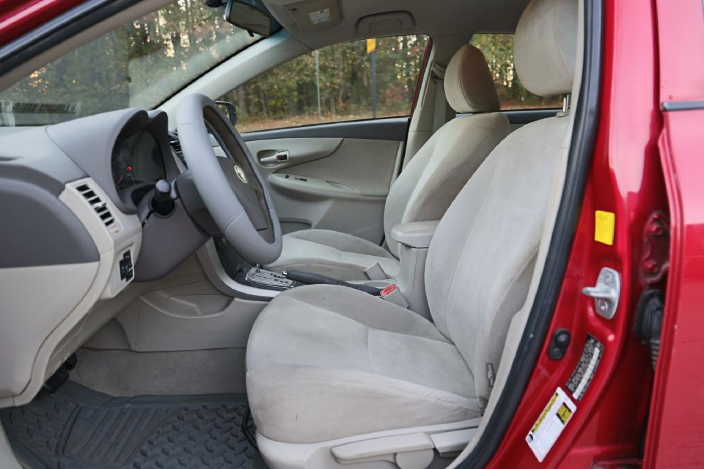 2010 Toyota Corolla Image 9