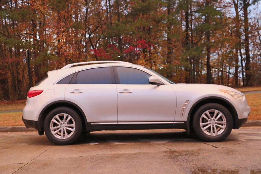 2010 INFINITI FX35 Image 8