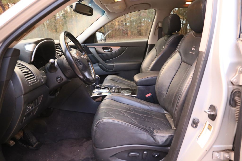 2010 INFINITI FX35 Image 12