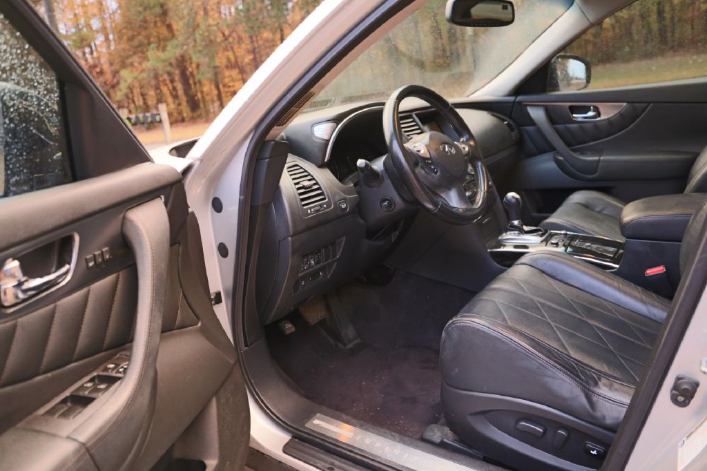 2010 INFINITI FX35 Image 13
